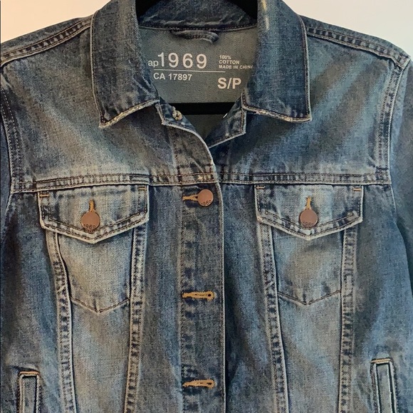 GAP Jean Jacket - Picture 2 of 3
